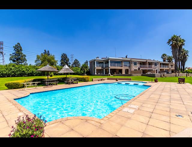3 BEDROOM TOWNHOUSE FOR SALE IN THREE RIVERS PROPER